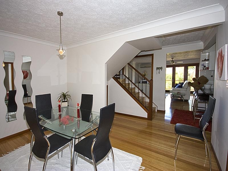 2/33 Mariners Crescent, Banora Point NSW 2486