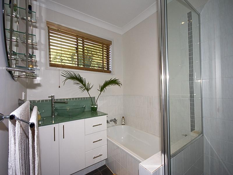 2/33 Mariners Crescent, Banora Point NSW 2486