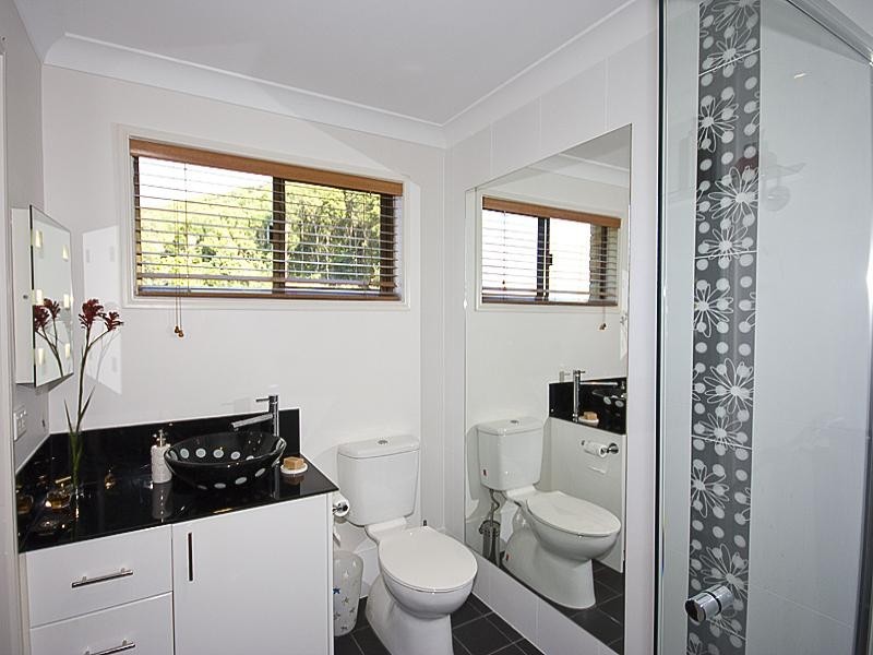 2/33 Mariners Crescent, Banora Point NSW 2486