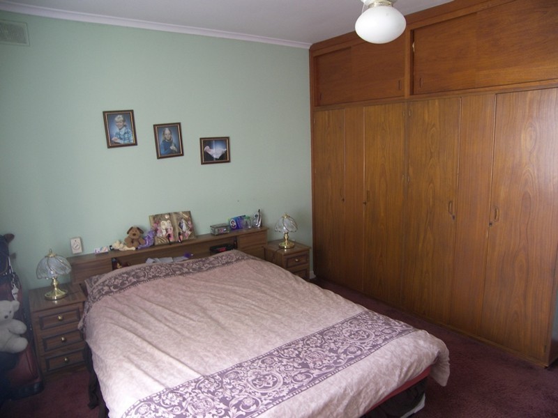 10 Penner Crescent, Para Hills SA 5096