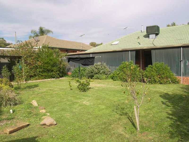 10 Penner Crescent, Para Hills SA 5096