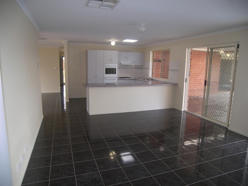 77 General Drive, Paralowie SA 5108