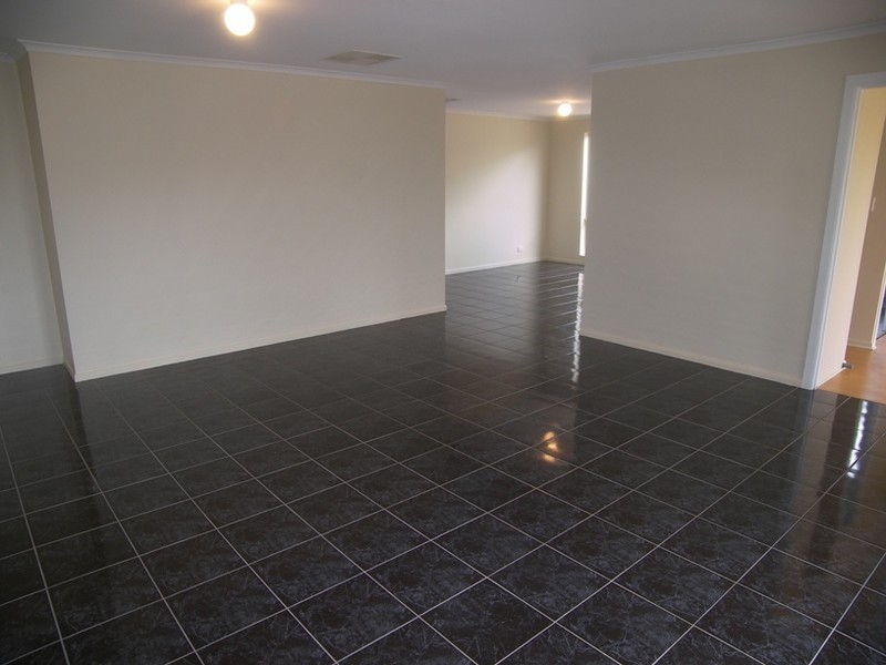 77 General Drive, Paralowie SA 5108