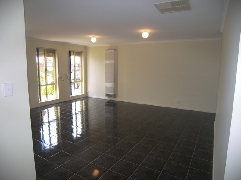 77 General Drive, Paralowie SA 5108