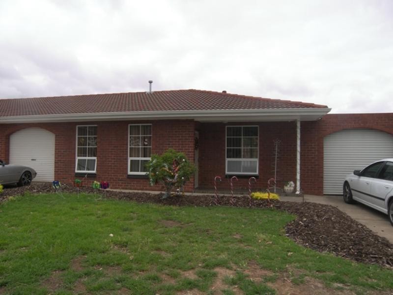 9 Dienelt Drive, Para Hills West SA 5096
