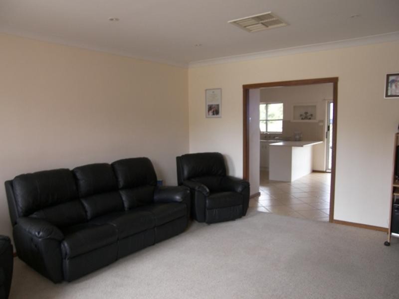 9 Dienelt Drive, Para Hills West SA 5096