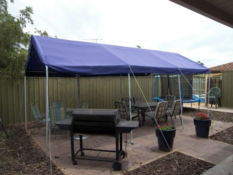 9 Dienelt Drive, Para Hills West SA 5096