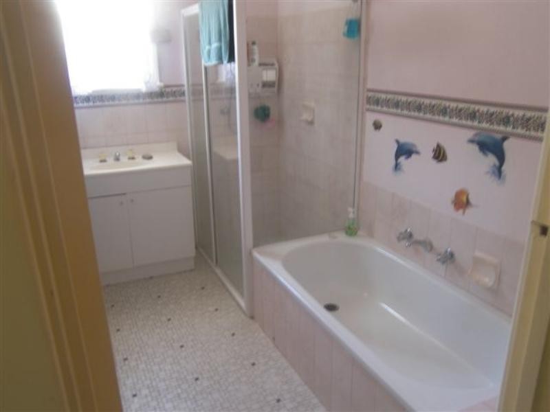 16 Parslow Road, Para Hills SA 5096