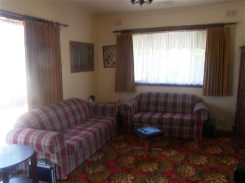 16 Parslow Road, Para Hills SA 5096