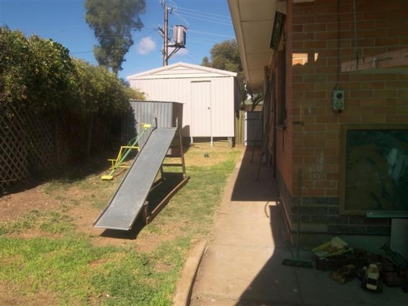 16 Parslow Road, Para Hills SA 5096