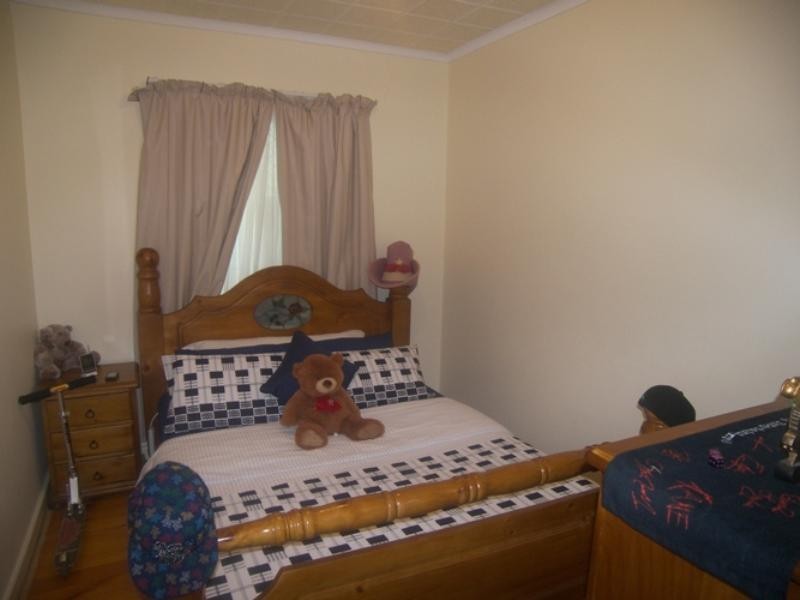 22 Milne Road, Para Hills SA 5096