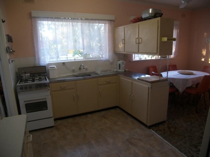 62 Milne Road, Para Hills SA 5096