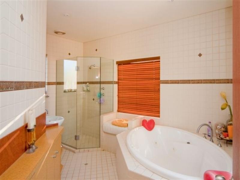 64 Coomurra Drive, Salisbury Heights SA 5109