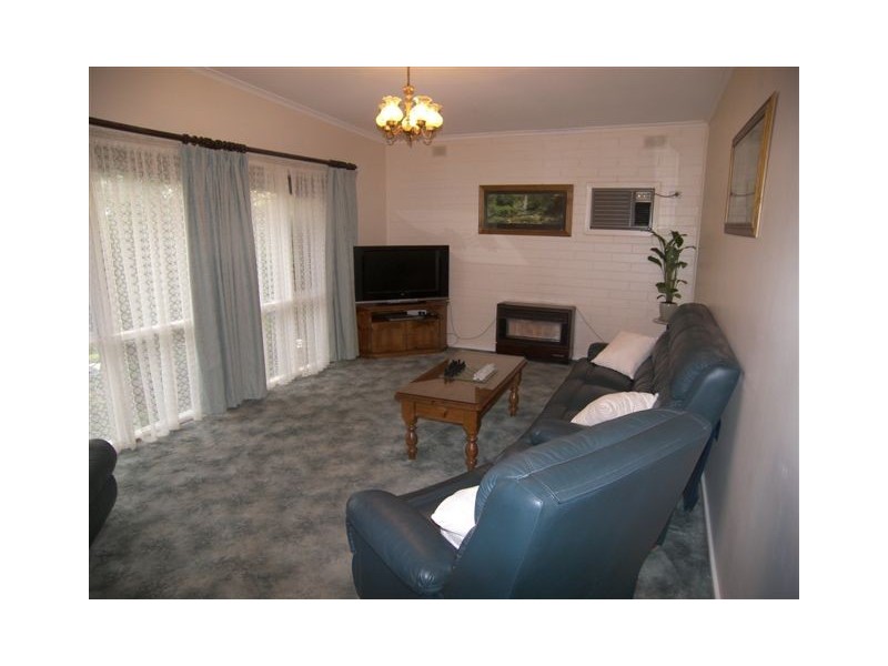 19 Gwender Terrace, Para Hills SA 5096