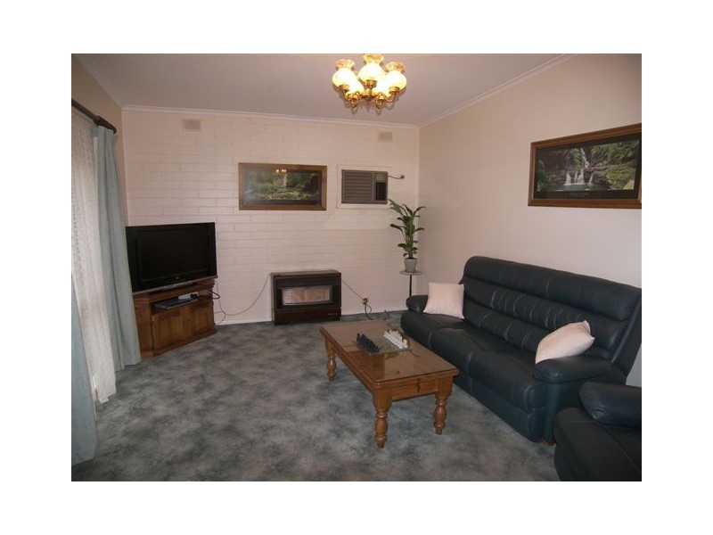 19 Gwender Terrace, Para Hills SA 5096