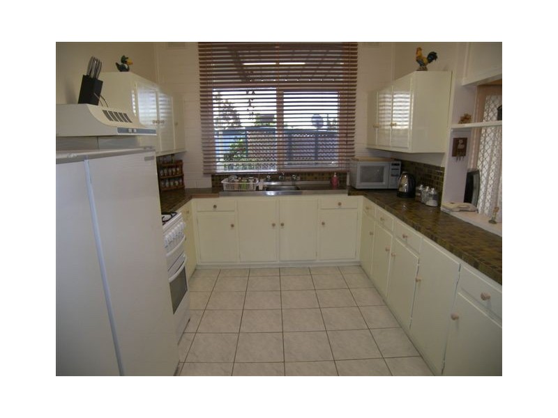 19 Gwender Terrace, Para Hills SA 5096