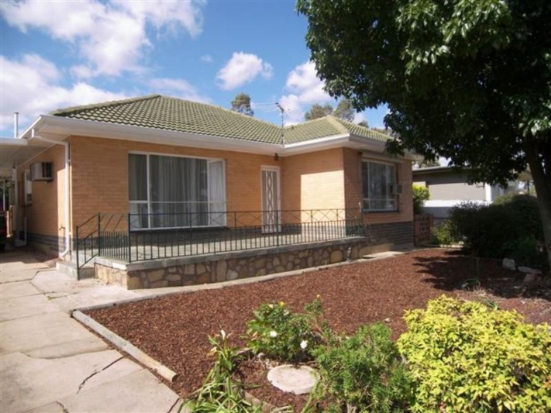 10 Kimba Road, Para Hills SA 5096