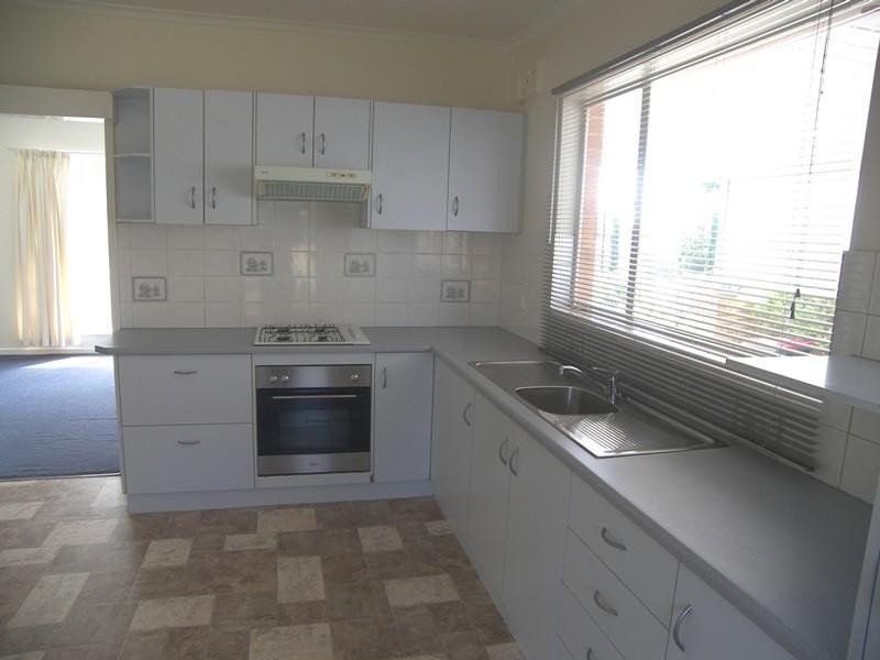 10 Kimba Road, Para Hills SA 5096