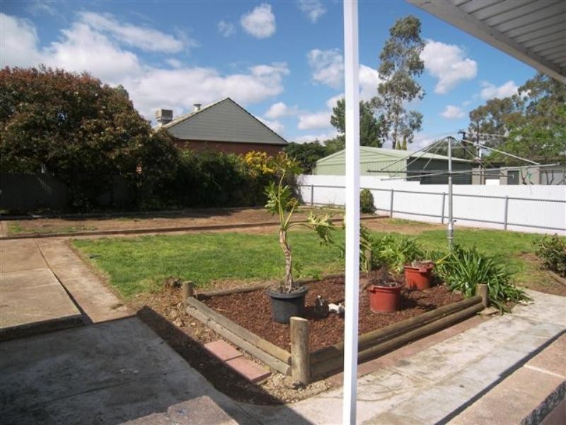 10 Kimba Road, Para Hills SA 5096