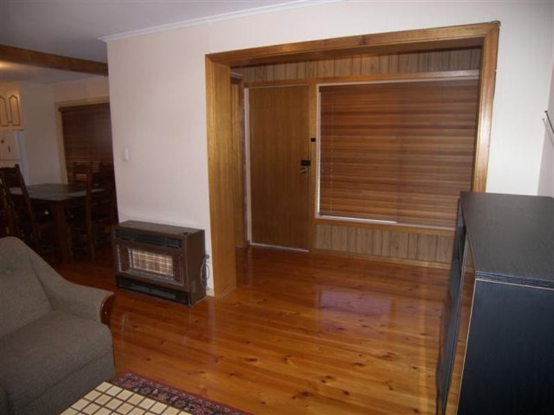 10 Redhill Road, Para Vista SA 5093