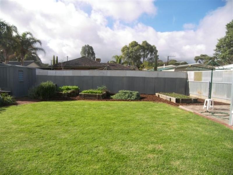 10 Redhill Road, Para Vista SA 5093