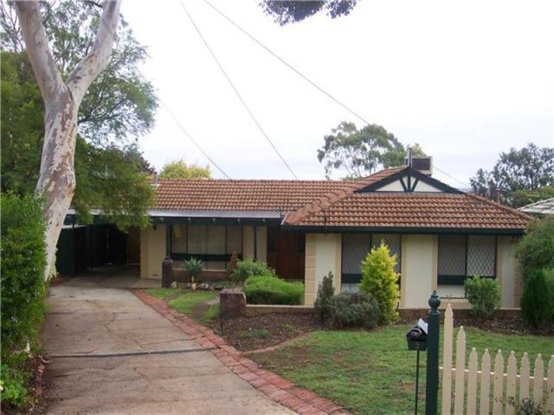 3 Summit Court, Para Hills SA 5096