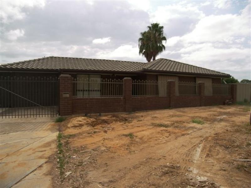 5 Finchley Close, Salisbury Downs SA 5108