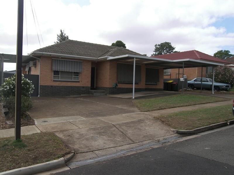 8 Sundale Avenue, Para Hills SA 5096