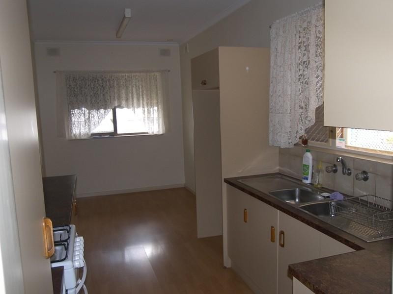 8 Sundale Avenue, Para Hills SA 5096