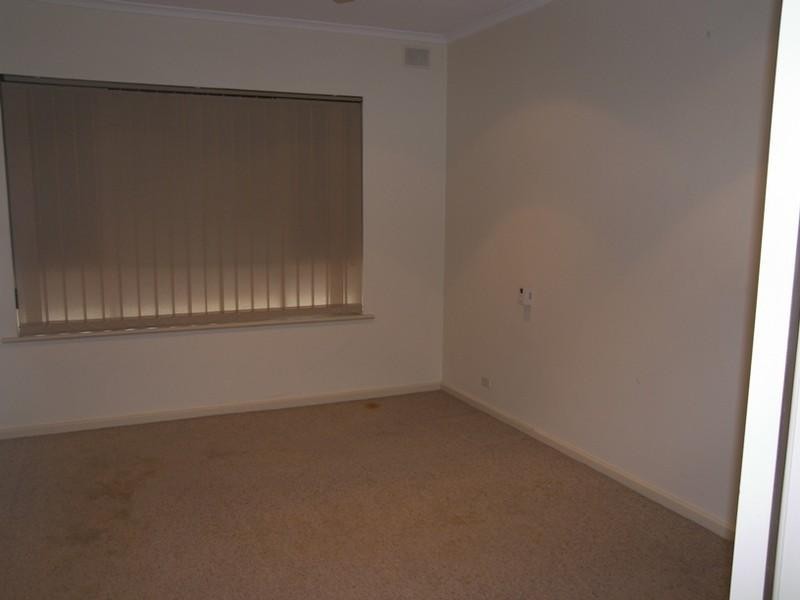 8 Sundale Avenue, Para Hills SA 5096