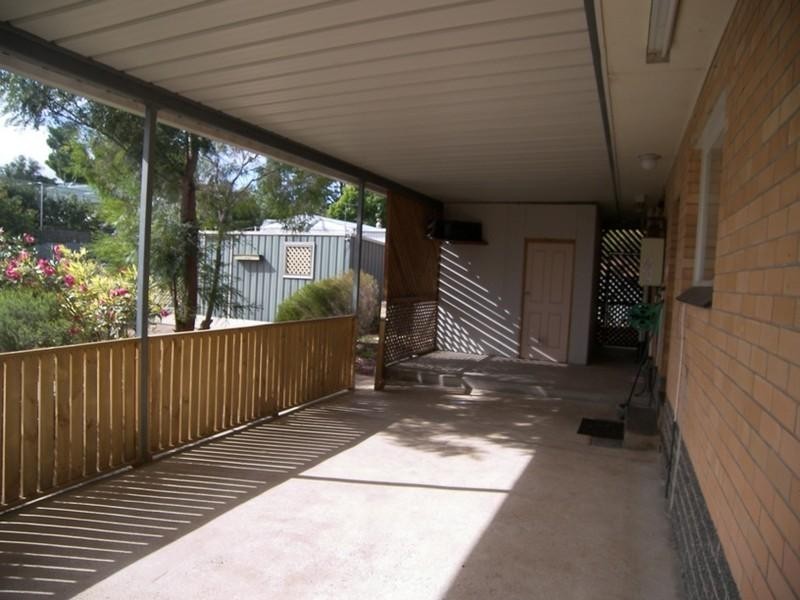8 Sundale Avenue, Para Hills SA 5096
