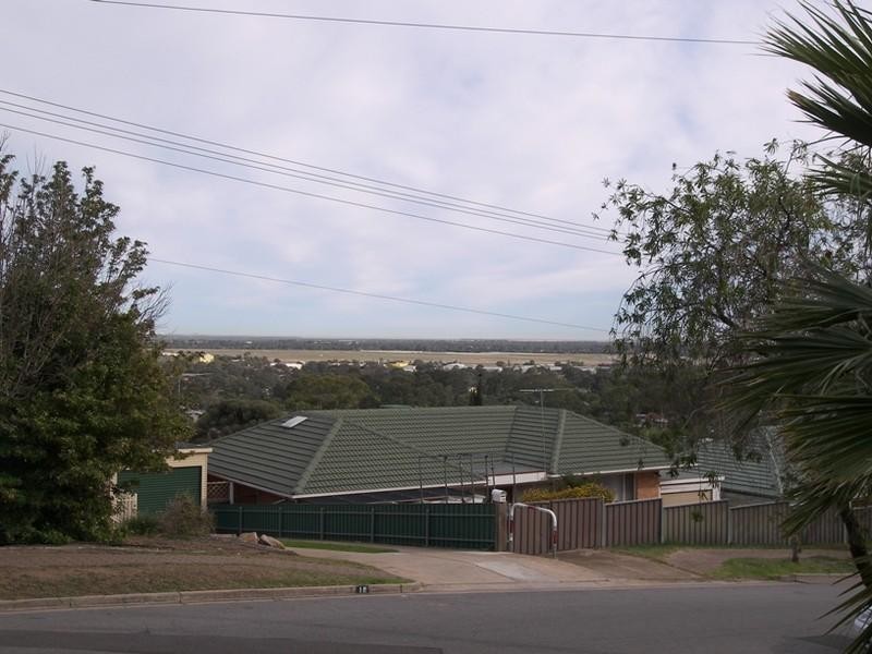 15 Gwender Terrace, Para Hills SA 5096