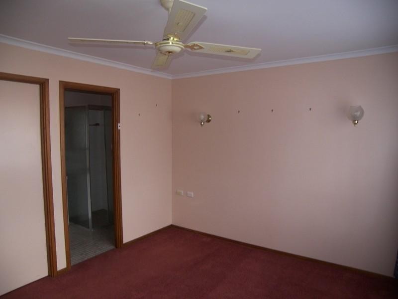 13 Broughton Road, Elizabeth Vale SA 5112