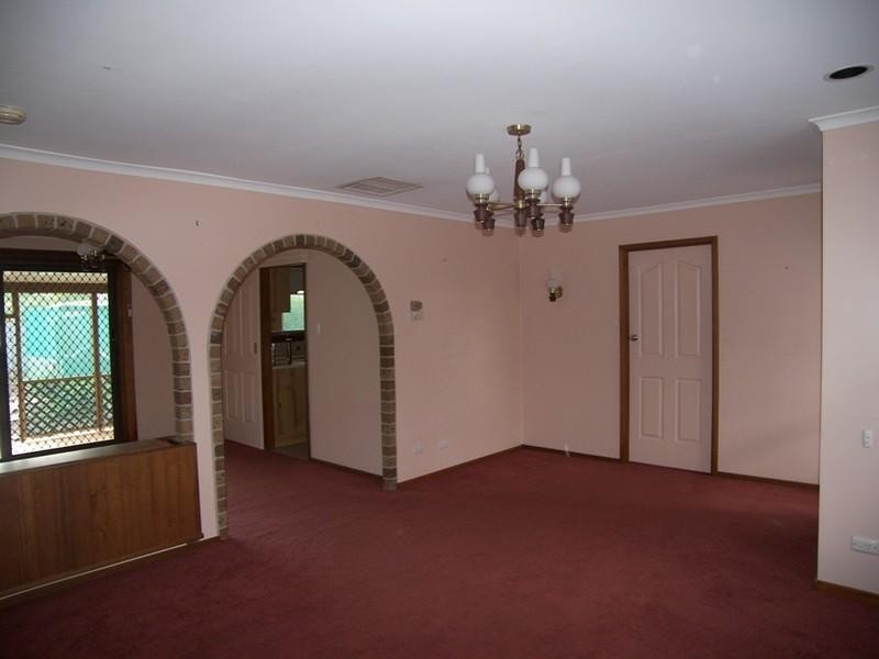 13 Broughton Road, Elizabeth Vale SA 5112