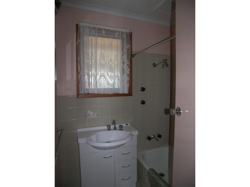 13 Broughton Road, Elizabeth Vale SA 5112
