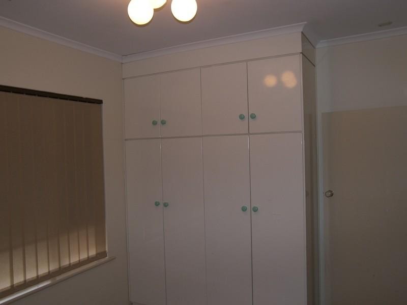 8 Sundale Avenue, Para Hills SA 5096