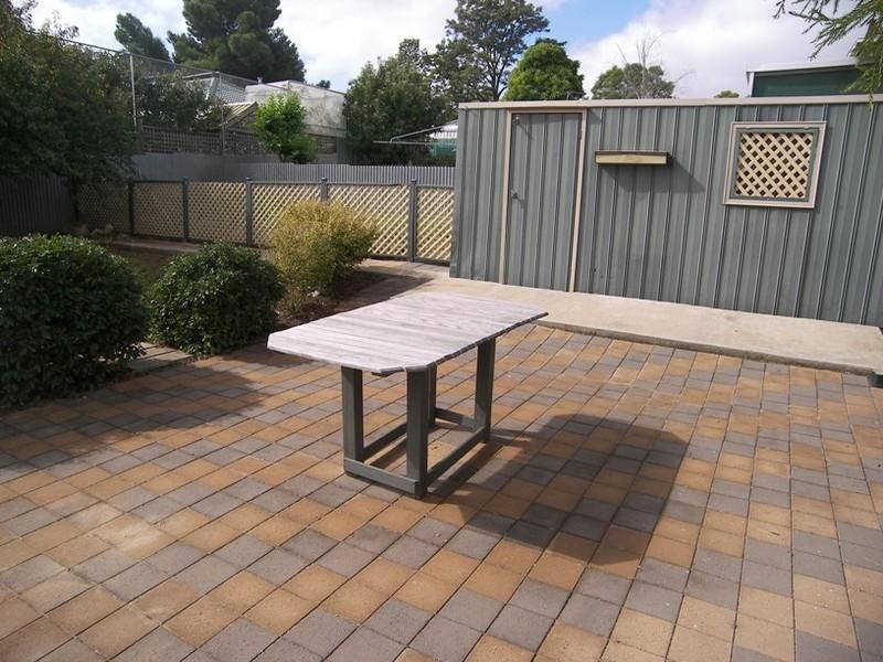 8 Sundale Avenue, Para Hills SA 5096