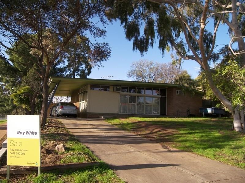 2 Julie Road, Para Hills SA 5096