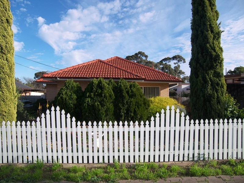 16 Rowe Street, Para Hills SA 5096