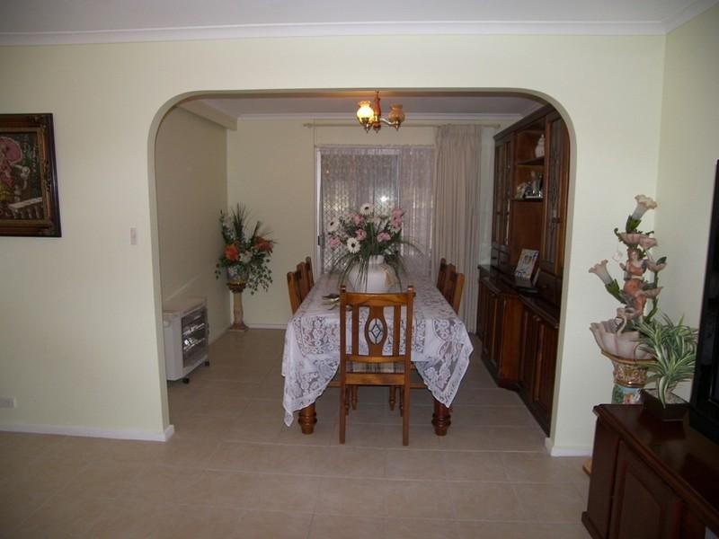 33 McKenzie Crescent, Gulfview Heights SA 5096