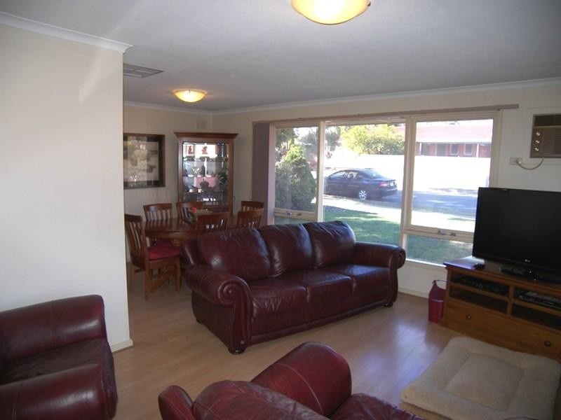 13 Ronald Drive, Salisbury East SA 5109