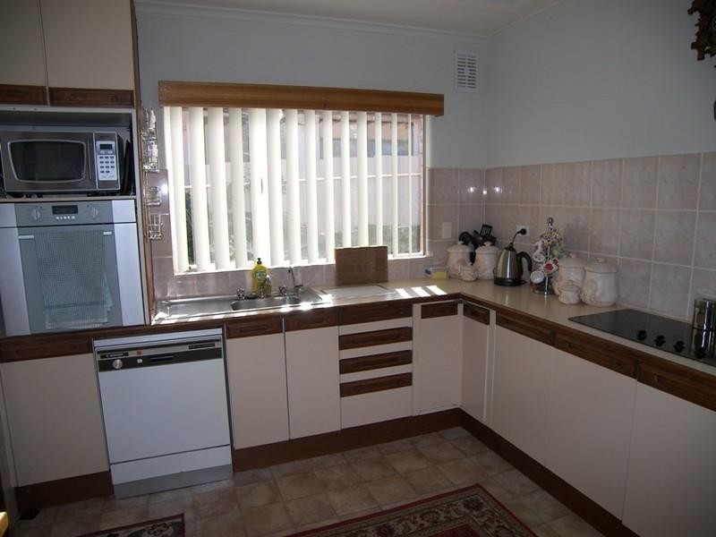 16 Rowe Street, Para Hills SA 5096