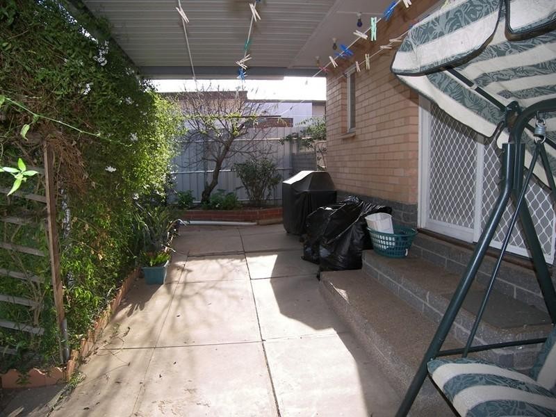 16 Rowe Street, Para Hills SA 5096