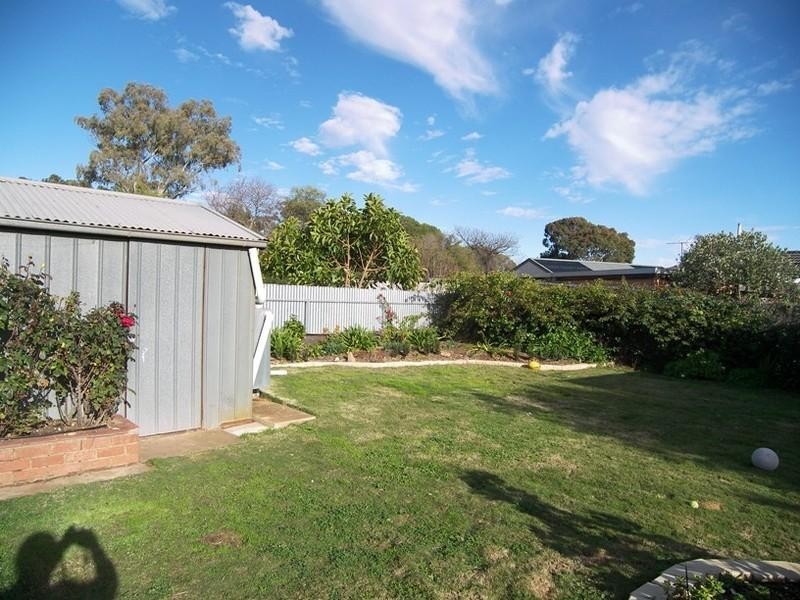 16 Rowe Street, Para Hills SA 5096