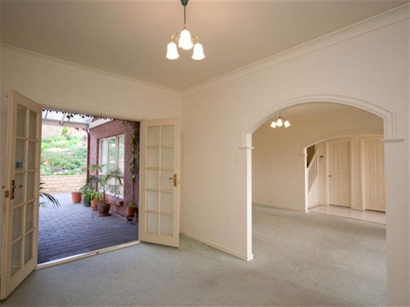 1 Waterview Crescent, Gulfview Heights SA 5096