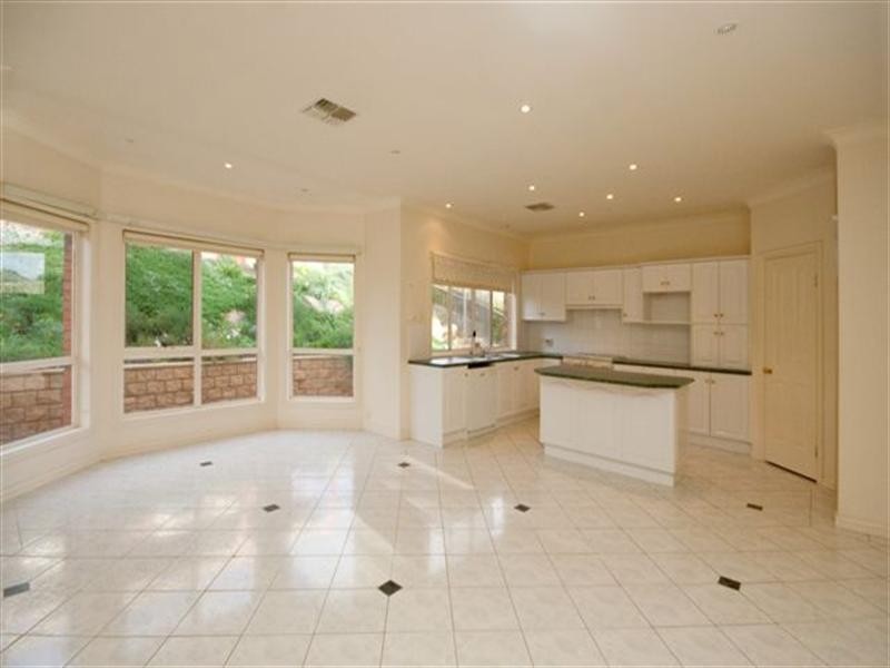 1 Waterview Crescent, Gulfview Heights SA 5096