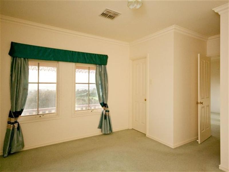 1 Waterview Crescent, Gulfview Heights SA 5096