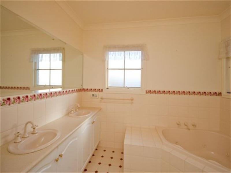 1 Waterview Crescent, Gulfview Heights SA 5096