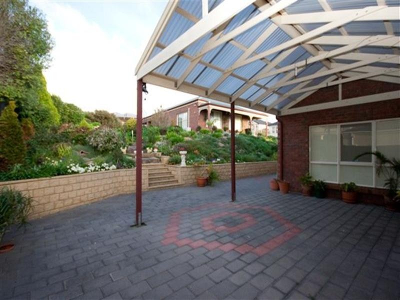 1 Waterview Crescent, Gulfview Heights SA 5096