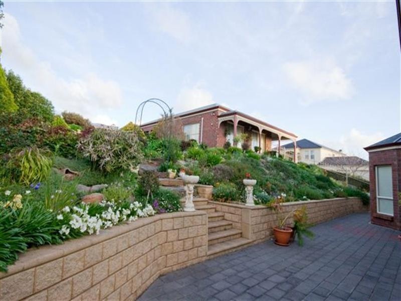 1 Waterview Crescent, Gulfview Heights SA 5096